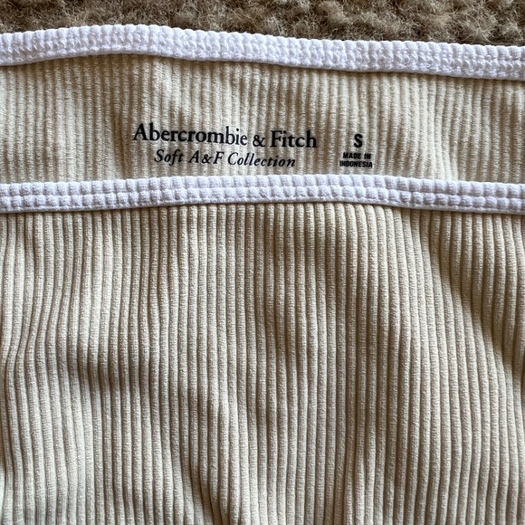 Top - Picture 3 of 4